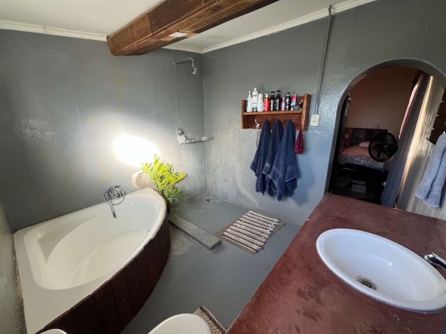 4 Bedroom Property for Sale in Kanoneiland Northern Cape